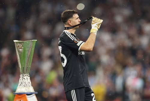 Finger-Bruch? Egal! Martínez führt Villa zum Europa-League-Triumph