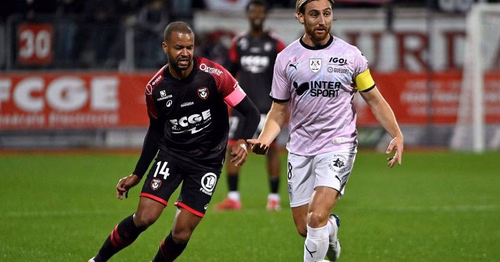 Le capitaine Victor Lobry, Kylian Kaïboue : l'Amiens SC laisse partir de nouveaux joueurs après la relégation en ligue 3