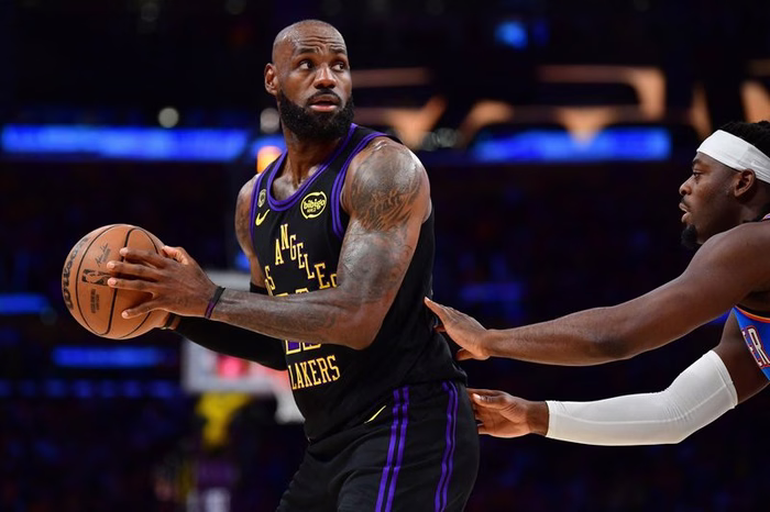 Lakers querem manter LeBron James para a próxima temporada da NBA