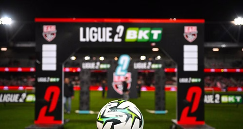 Guingamp : Camara paraphe un contrat stagiaire