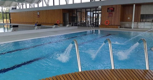 nageurs, cette piscine de Dordogne supprime des cours de sport
