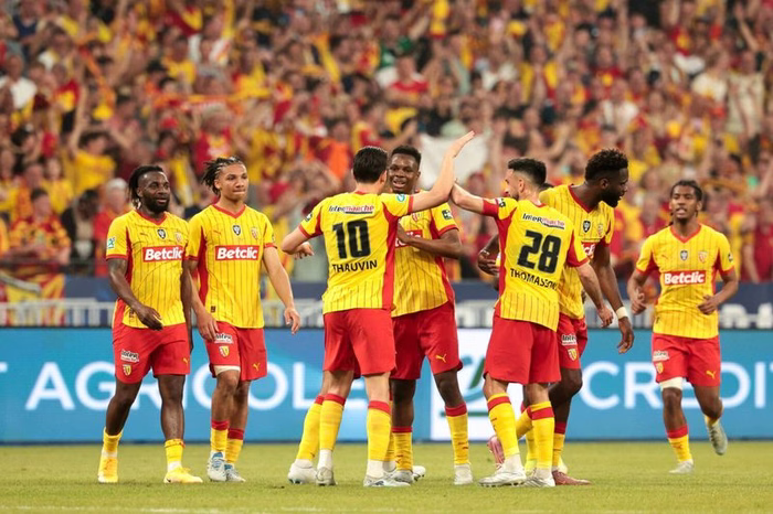 Dante geht leer aus: RC Lens feiert Pokal-Coup gegen OGC Nizza