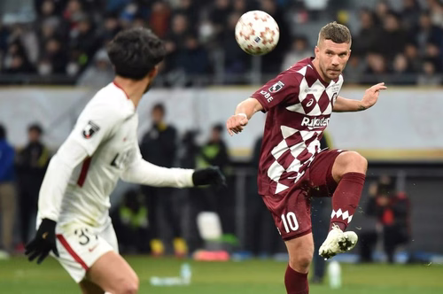 🎥 Podolski si ritira dal calcio giocato: il video è 🥹