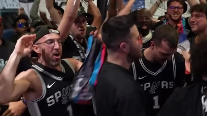 Criada por Wembanyama, 1ª torcida organizada da NBA é trunfo dos Spurs