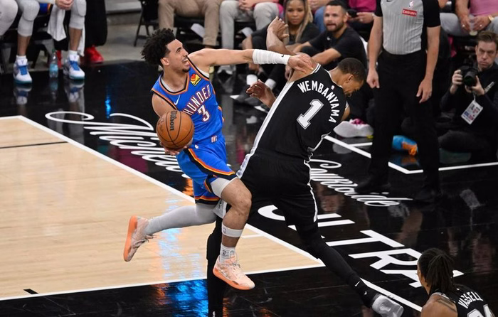 Wembanyama en playoffs NBA : « On doit tous être meilleurs »… Comment le banc du Thunder a étouffé Wemby et les Spurs