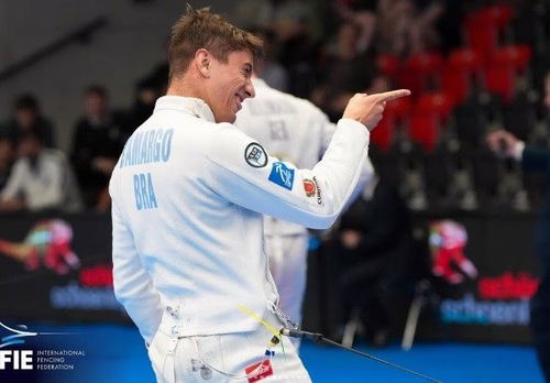 Brasileiro conquista medalha inédita na Copa do Mundo de Espada
