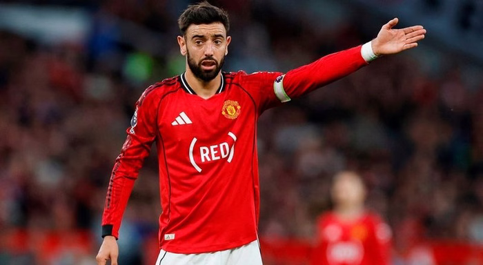 Bruno Fernandes eleito melhor futebolista da Liga inglesa de 2025/26