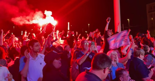 "Ils le méritent" : des supporters célèbrent la victoire du MHR en Challenge Cup au Septeo Stadium
