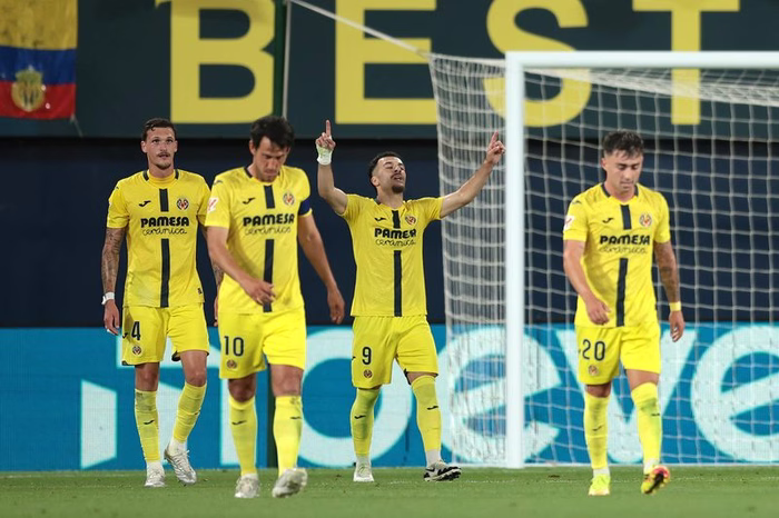 star Villarreal seal third with Atletico Madrid victory