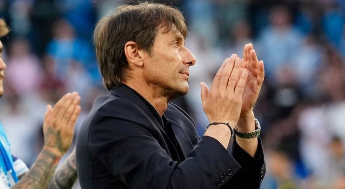 Conte de saída do Nápoles