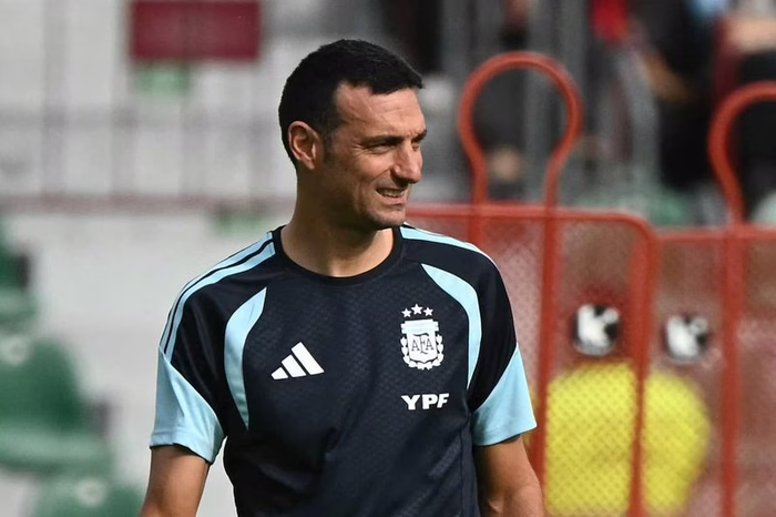 Scaloni prepara una lista ampliada de la selección argentina para los amistosos previos al Mundial: a quiénes convocará
