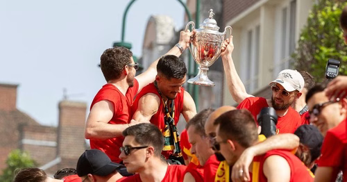 RC Lens : la Coupe de France remportée par le club sera exposée au Louvre