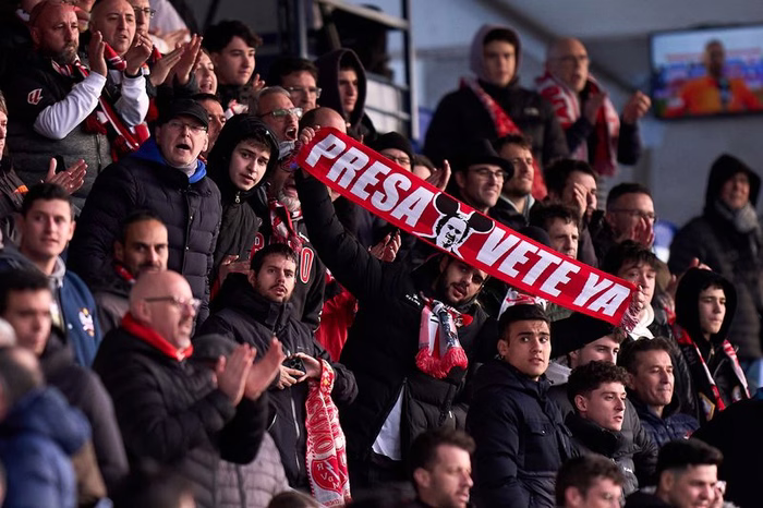 Rayo supera guerra entre torcida e presidente por taça europeia
