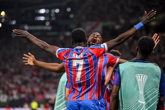 Calcio, la finale di Conference League sorride al Crystal Palace: piegato il Rayo Vallecano a Lipsia