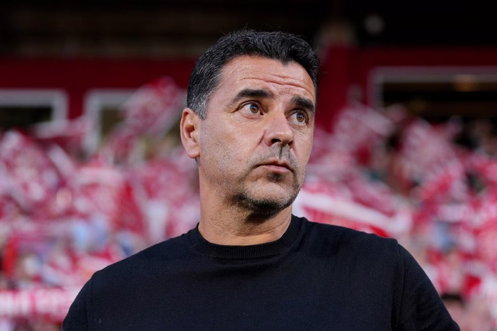Míchel saluta il Girona dopo la retrocessione: ora è il candidato numero uno per la panchina dell’Ajax