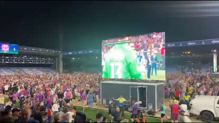 Palace fans storm Selhurst Park pitch after Conference League win