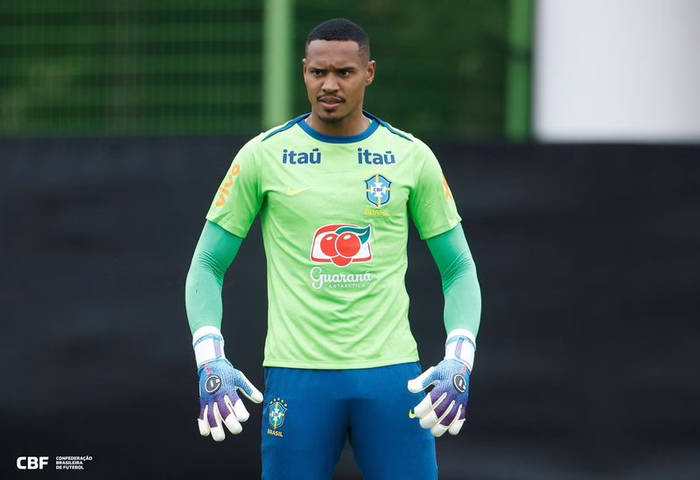 John, ex-Botafogo, põe fé no hexa e mira Copa de 2030: "Dei várias voltas por cima na carreira"