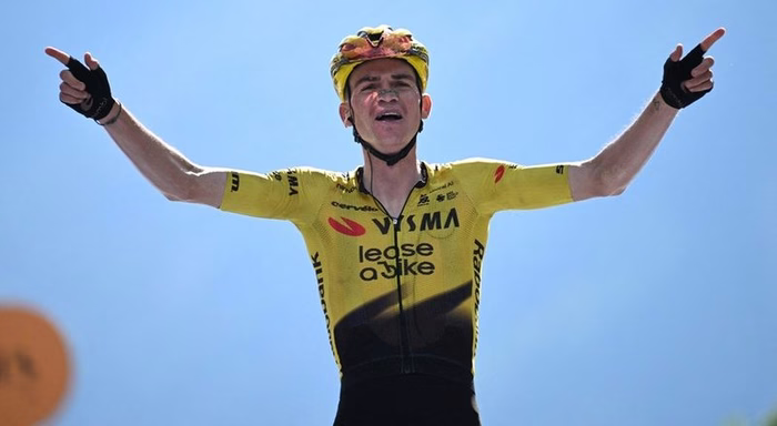 Giro: Kuss completou a trilogia e Eulálio manteve a camisola branca na etapa `rainha`