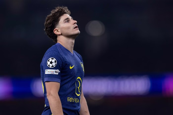Atlético de Madrid garante que não venderá Julián Álvarez ao Barcelona: "Fartos de mentiras"