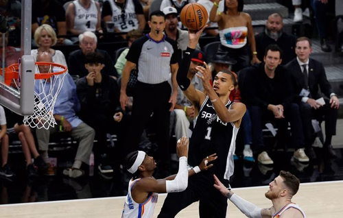 Wembanyama en play-offs NBA : « Wemby » sort le grand jeu de loin et offre aux Spurs le match 7 rêvé contre OKC (miam)