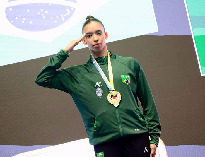 Brenda Padilha é ouro no Pan-Americano de Karatê no Rio de Janeiro