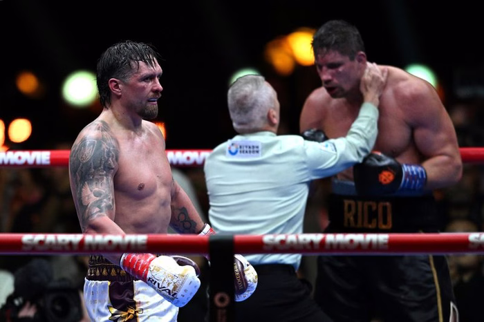 Verhoeven exige pedido de desculpas de árbitro e comissão após derrota controversa para Usyk