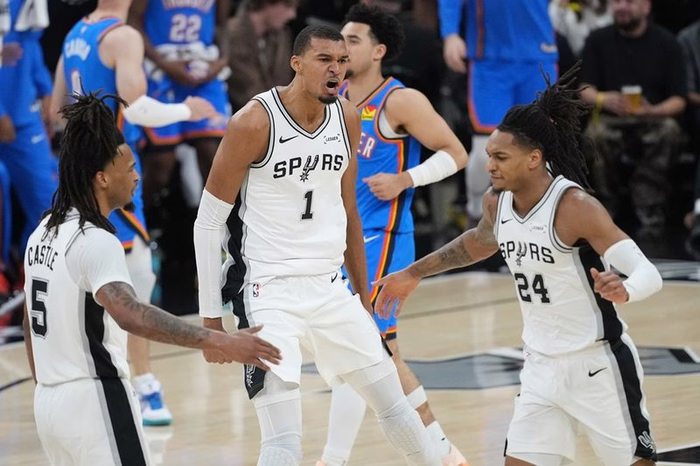 NBA 2026, San Antonio firma l’impresa in gara-7. OKC battuta, gli Spurs tornano alle Finals
