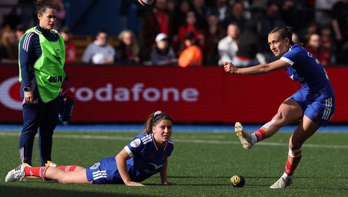 "J'ai progressé durant ces 6 semaines" : après le Tournoi et avant la phase finale, la limousine Lina Queyroi se confie