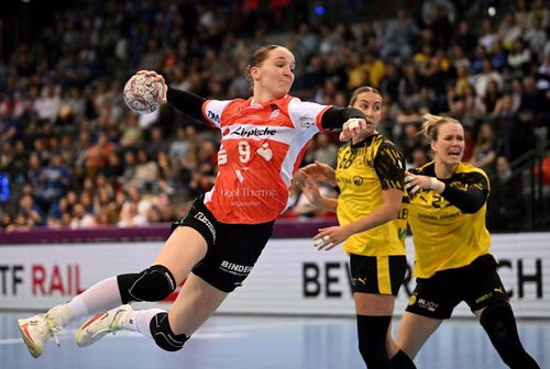 Die Handballerinnen der HSG Blomberg-Lippe gewinnen erstmals die Meisterschaft