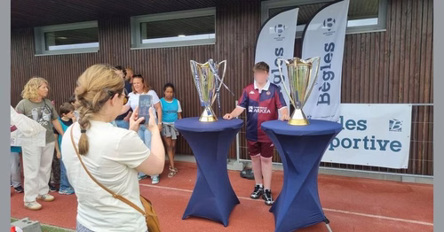 "Derrière, il y a toute la famille UBB !" : la coupe de la Champions Cup exposée au stade Moga de Bègles