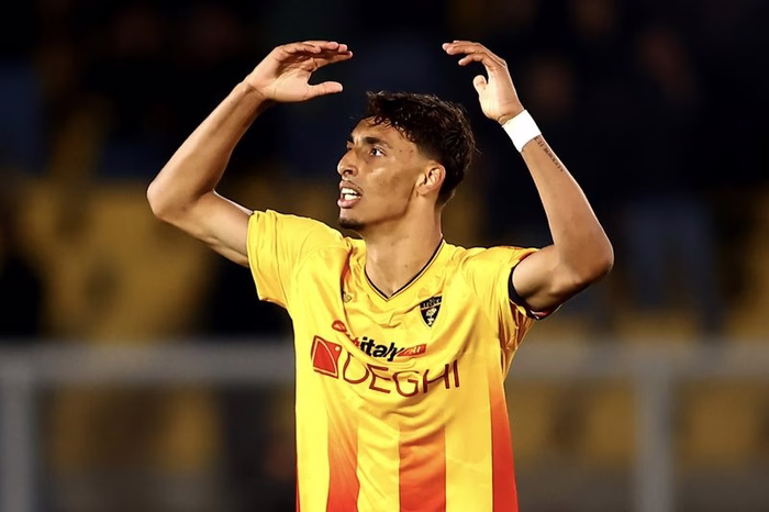 Lecce, sirene dalla Premier: il Bournemouth punta Tiago Gabriel!