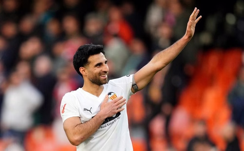Ablösefrei im Sommer: Bundesliga-Klubs jagen Valencia-Verteidiger