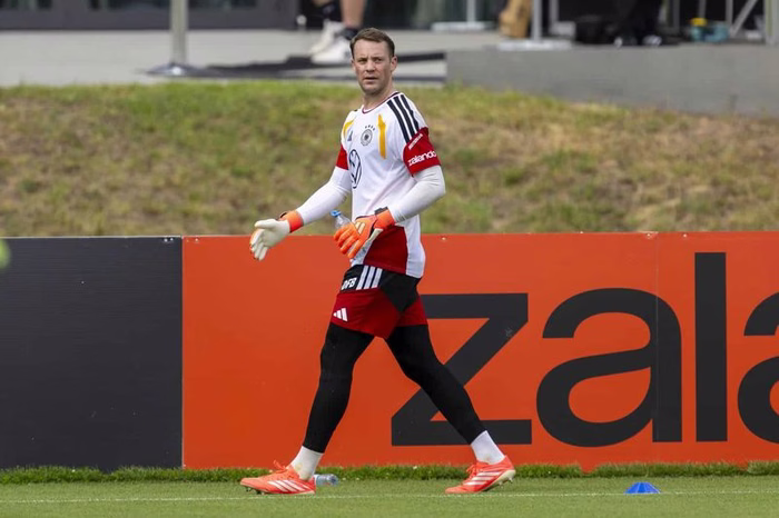 Trotz Verletzungsproblemen: Matthäus setzt bei der WM auf Neuer