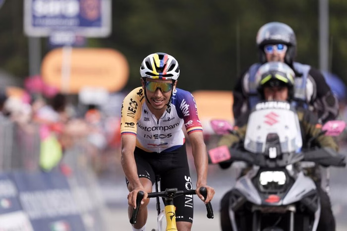 Geraint Thomas loda Egan Bernal: “Ha un impatto enorme sulla squadra”