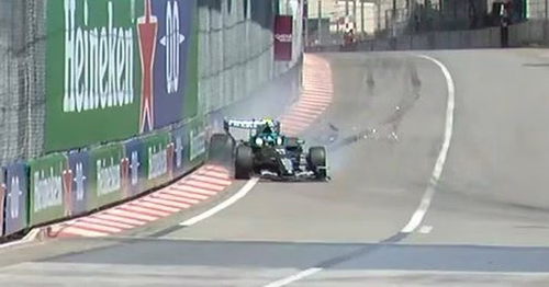 Susto de Alonso contra el muro en un viernes dominado por Ferrari