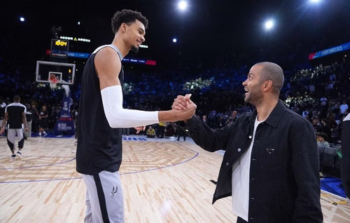 Finales NBA : « Je suis très fier de lui »… Existe-t-il une réelle filiation entre Tony Parker et Victor Wembanyama ?