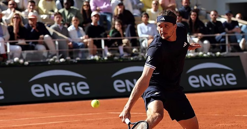 Zverev frena la rebelión de Mensik y jugará la final de Roland Garros ante Cobolli