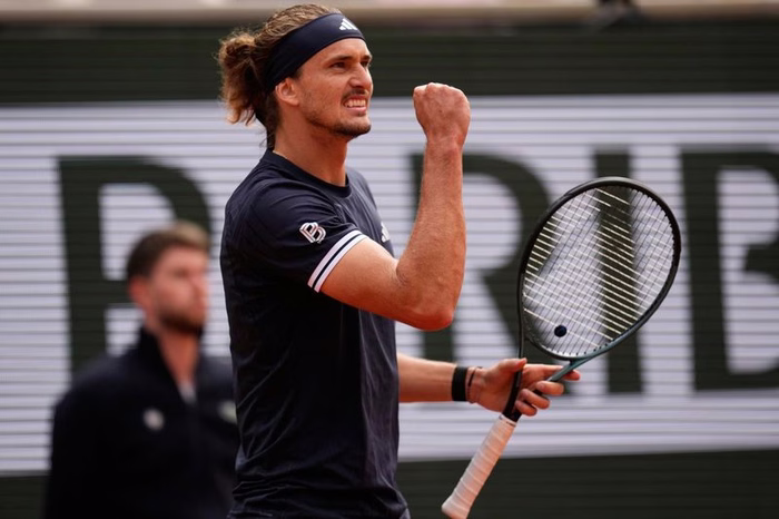Zverev v Mensik LIVE: French Open latest scores, order of play and updates in first men’s semi-final