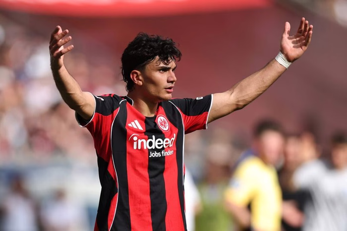 Top-Klubs im Rennen: Verlässt Uzun die Eintracht im Sommer?