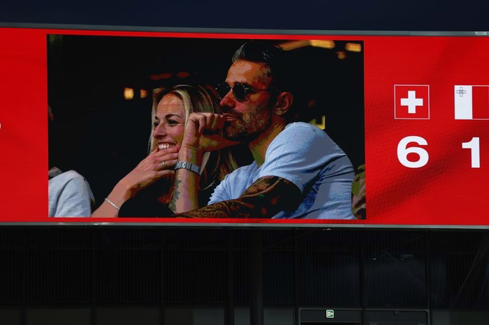 Behrami und Valon Behrami als besondere Ehrengäste