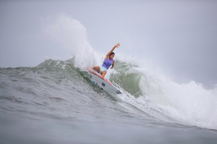 Vice-líder do ranking mundial, Luana Silva derrota espanhola e avança às quartas em El Salvador
