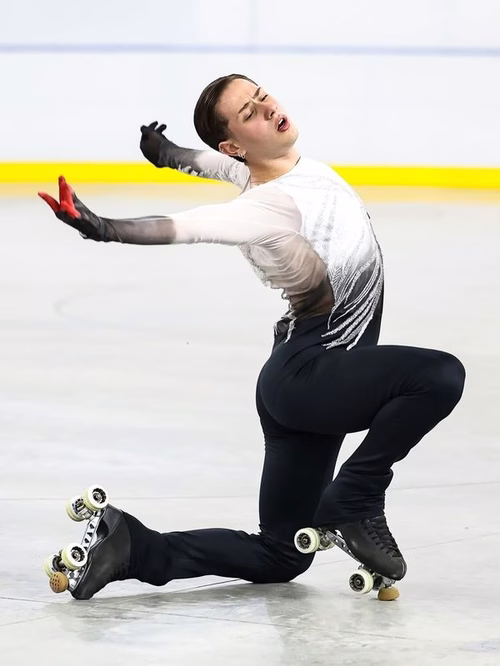 Brasileiro conquista bronze na Copa do Mundo de patinação artística