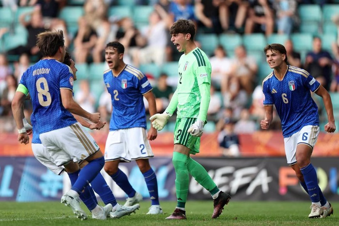 🏆 Fugazzola riprende Cobiella nel finale: l’Italia U17 è CAMPIONE d’Europa dopo i rigori
