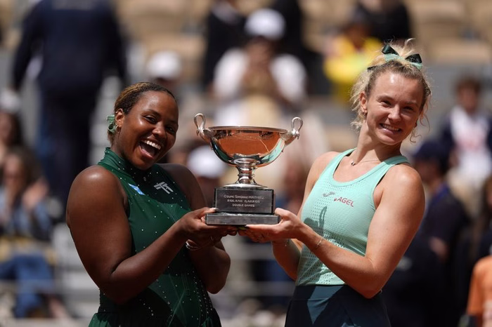 Siniakova e Townsend ampliam domínio e conquistam Roland Garros