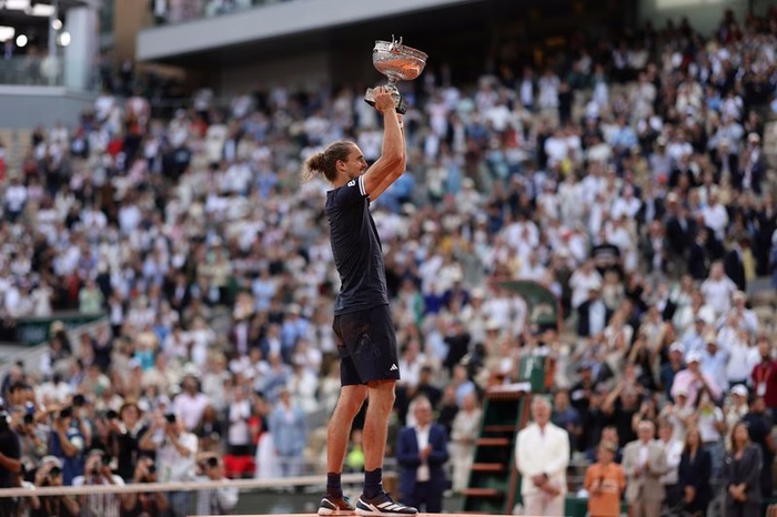 Zverev ironiza Querrey em entrevista: “Disse que eu nunca conseguiria”