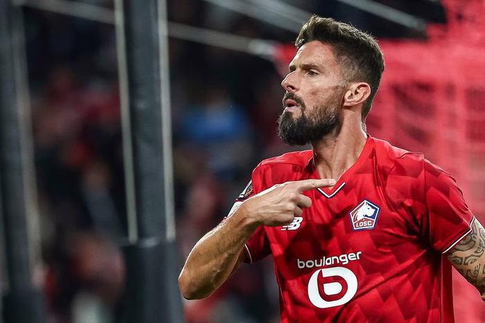 🍷 L’età non conta per Olivier Giroud: rinnovo annuale con il Lille