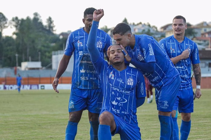 Protocolo antirracismo é acionado em jogo do Catarinense Série B