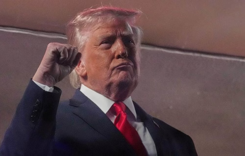 New York : Trump bruyamment hué au Madison Square Garden lors du match des finales NBA
