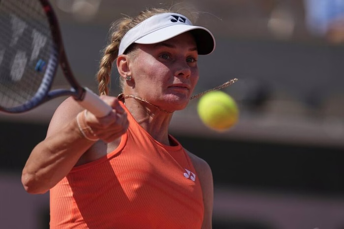 WTA ‘s-Hertogenbosch, la pioggia condiziona il gioco. Avanzano Yastremska e Sonmez