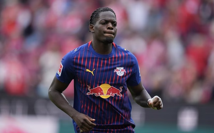 Lukeba-Transfer: Manchester United, Barcelona, Bayern oder Verbleib in Leipzig?